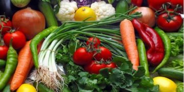 সুস্থ থাকতে শীতে যেসব খাবার খাবেন