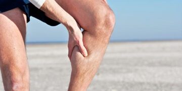 মাসল ক্র্যাম্প বা মাংসপেশিতে হঠাৎ টানের সমাধান ও চিকিৎসা