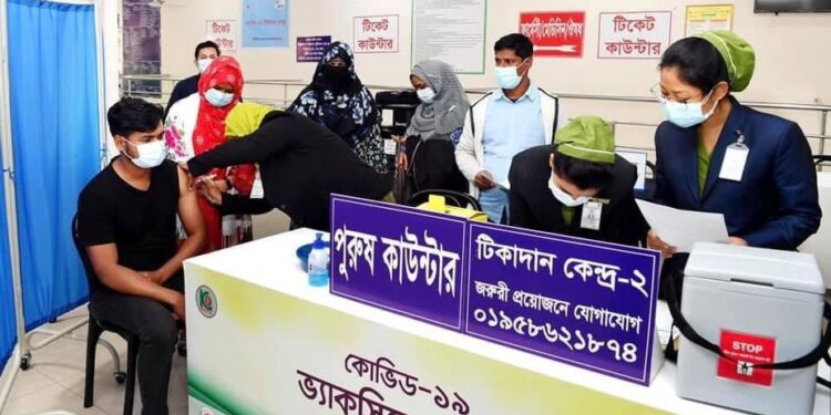পাঁচ দিনে ৫ লাখ ৪২ হাজার মানুষ টিকা নিয়েছেন