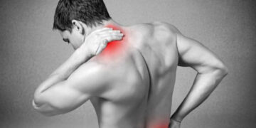 ঘাড়ে ও পিঠের ব্যাথায় ভুগছেন? তাহলে জেনে নিন কারণ ও প্রতিকার