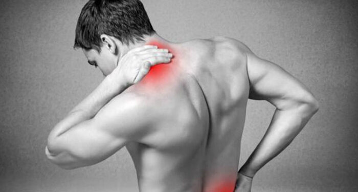 ঘাড়ে ও পিঠের ব্যাথায় ভুগছেন? তাহলে জেনে নিন কারণ ও প্রতিকার