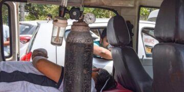 অক্সিজেন স্বল্পতায় দিল্লির হাসপাতালে ২৫ জনের মৃত্যু