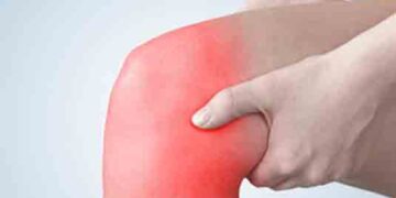 হাঁটু মচকে গেলে বা ইনজুরিতে যা করবেন