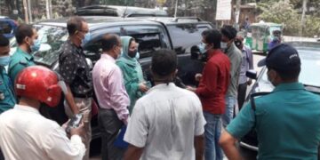 মাস্ক পরাতে চসিকের অভিযান ও জরিমানা