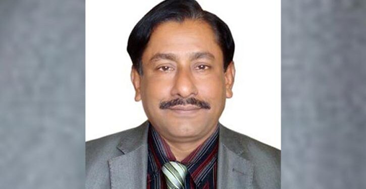 বিএসএমএমইউ উপাচার্য অধ্যাপক ডা. শারফুদ্দিন আহমেদের এফআরসিএস ডিগ্রি অর্জন