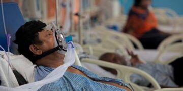 আইসিইউ ১টি, ৩০ জন মরণাপন্ন রোগীর মধ্যে বেছে নিতে হচ্ছে একজনকে