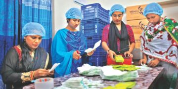 বাজারে নকল স্যানিটারি ন্যাপকিন : মারাত্মক স্বাস্থ্যঝুঁকিতে নারীরা