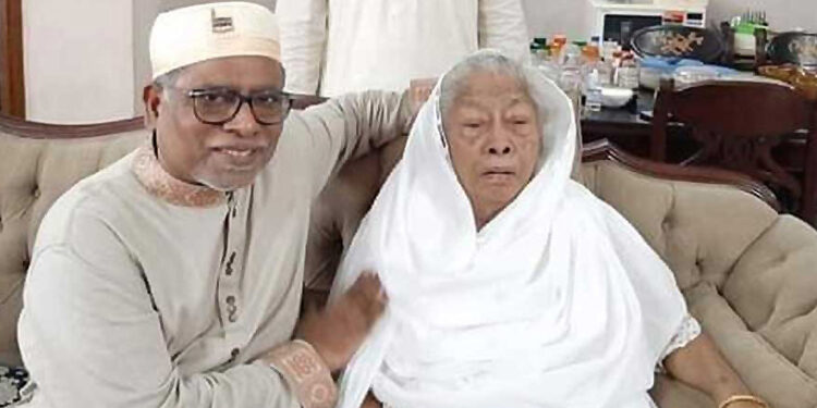 স্বাস্থ্যমন্ত্রীর মায়ের মৃত্যু