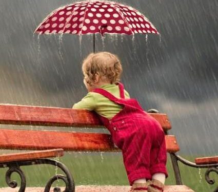 বর্ষায় শিশুকে বাঁচান নানা রোগ থেকে