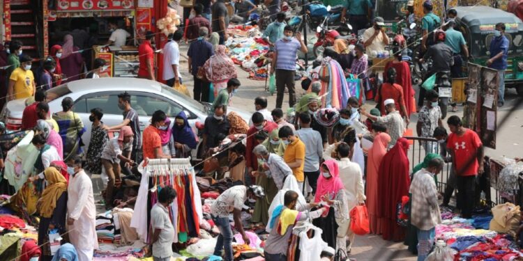 টিকা না নেওয়া মানুষরাই ‘ভ্যারিয়েন্টের কারখানা’ !