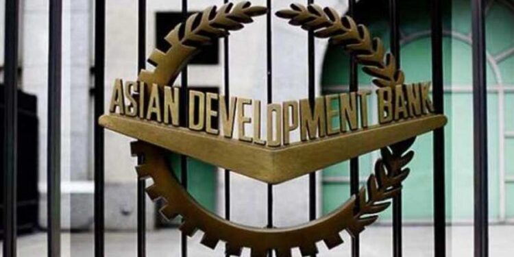 করোনার টিকা কিনতে ৭৯৯০ কোটি টাকার অনুমোদন এডিবির