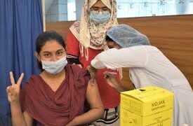 টিকার বয়সসীমা ১৮তে নামিয়ে আনার সুপারিশ