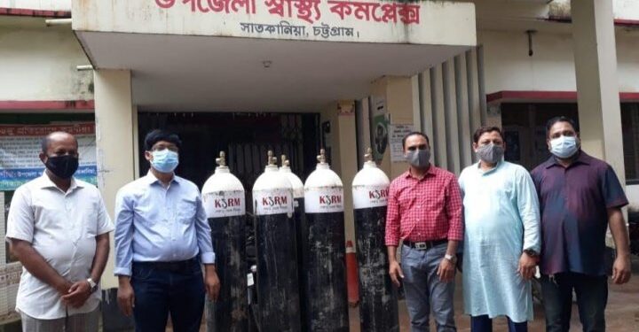 সাতকানিয়া স্বাস্থ্যকেন্দ্রে কেএসআরএম - এর অক্সিজেন উপহার