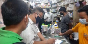 চট্টগ্রাম নগরের ৬ ফার্মেসিকে ২ লাখ টাকা জরিমানা