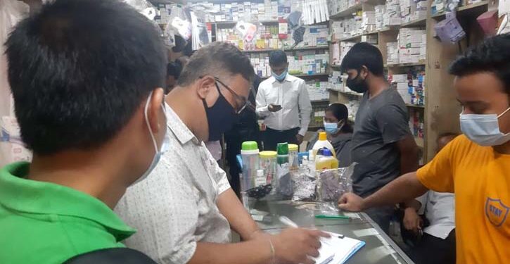 চট্টগ্রাম নগরের ৬ ফার্মেসিকে ২ লাখ টাকা জরিমানা