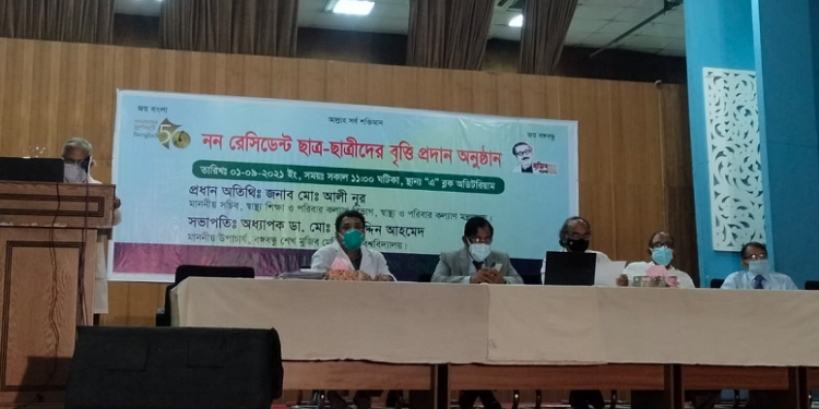 ভাতা পেলেন নন-রেসিডেন্ট চিকিৎসকরা