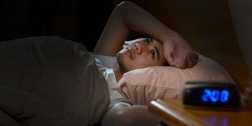 রাতে পর্যাপ্ত না ঘুমানোর ক্ষতিসমূহ জানুন