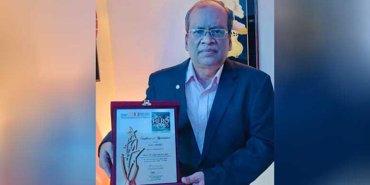 ‘কোভিড হিরো’ পদকে ভূষিত অধ্যাপক ডা. এবিএম আব্দুল্লাহ