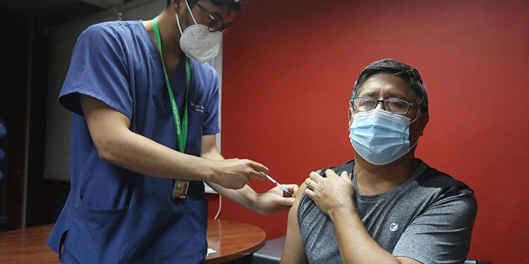 ভ্যাকসিন নেওয়ার পর যে কারণে পার্শ্বপ্রতিক্রিয়া হয়