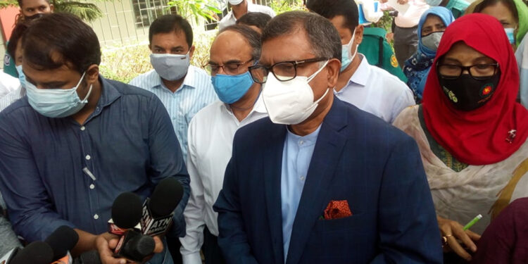 ১৮ বছরের নিচে শিক্ষার্থীরা পাবে ফাইজার-মডার্নার টিকা: স্বাস্থ্যমন্ত্রী