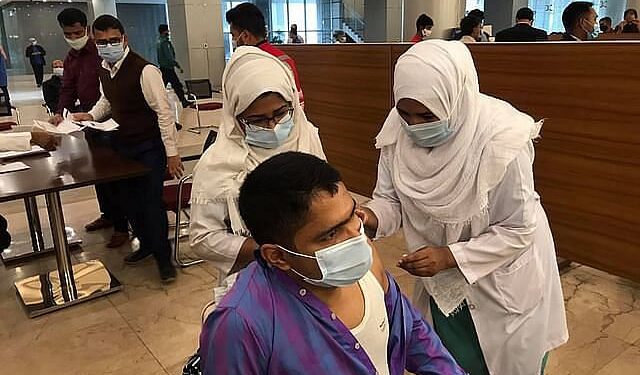 করোনার ১ম ডোজ নেওয়ার সময় বাড়লো আরও ৩ দিন