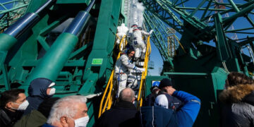 মহাকাশে তৈরি হচ্ছে প্রথম সিনেমা 'দ্য চ্যালেঞ্জ'
