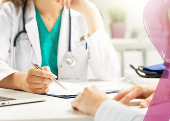 স্তন ক্যানসার সচেতনতায় ফ্রি মেডিক্যাল ক্যাম্প ইবনে সিনা ডায়াগনস্টিক চট্টগ্রামে