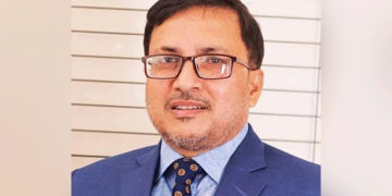 ১৮ বছরের কম বয়সীদের আপাতত টিকা নয়