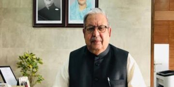 দেশে ১ম বুস্টার ডোজ পাবেন সৌদিগামী প্রবাসীরা : প্রবাসীকল্যাণ মন্ত্রী