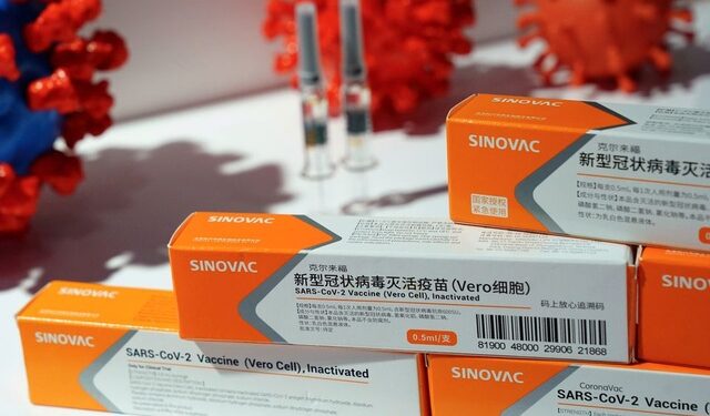 চীন থেকে এলো উপহারের ১০ লাখ সিনোভ্যাক টিকা