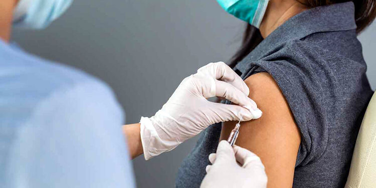 বুস্টার ডোজে মডার্না ও জনসনের টিকাগ্রহীতারা নিতে পারবে একে অপরের ভ্যাকসিন