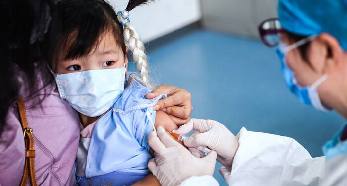 ফাইজারের টিকায় শিশুদের ঝুঁকির চেয়ে উপকারই বেশি