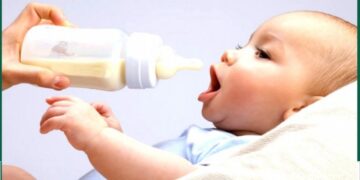 শিশুর পেটে যাচ্ছে বোতলের প্লাস্টিক: গবেষণা