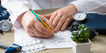 চাকরিতে স্থায়ী হলেন ২১ চিকিৎসক