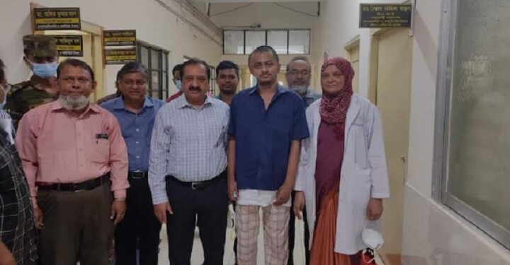 চমেক সংঘর্ষ: পরিবারের কাছে ফিরলো আকিব