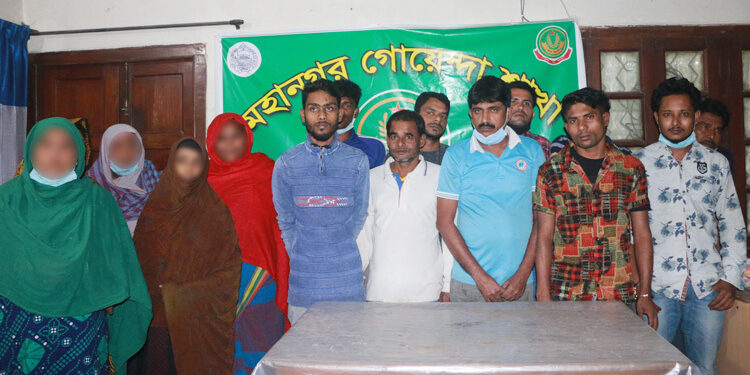 রামেক হাসপাতাল এলাকায় গ্রেফতার দালালচক্রের ১৫ সদস্য