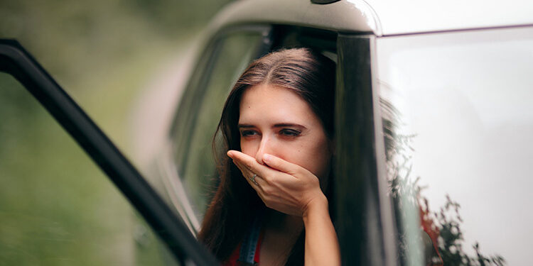 গাড়িতে উঠলেই বমি বমি ভাব থেকে মুক্তির উপায়