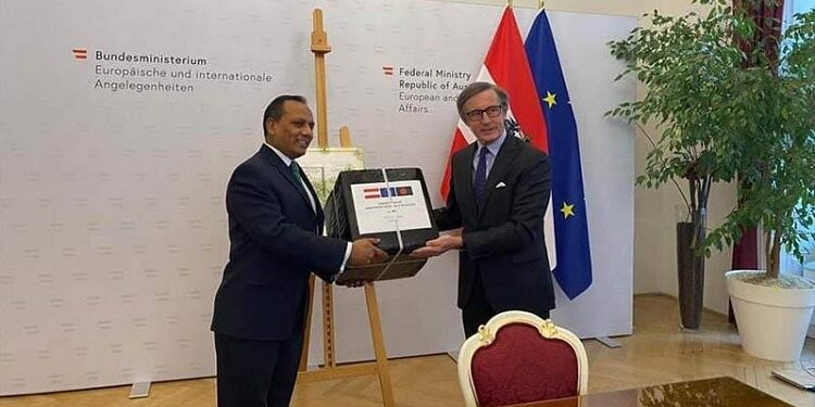 বাংলাদেশকে অ্যাস্ট্রাজেনেকার সাড়ে ৯ লাখ টিকা দিচ্ছে অস্ট্রিয়া