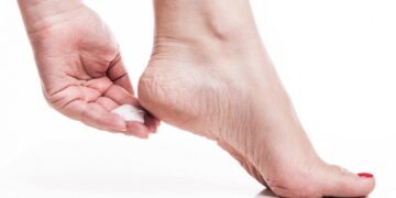 শীতে পায়ের অবহেলা নয়, করুন যত্ন