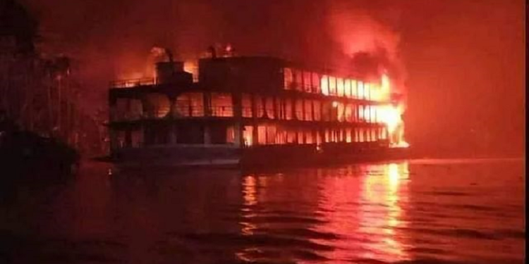 জরুরি চিকিৎসা দিতে বরিশালে ৫ বার্ন বিশেষজ্ঞ চিকিৎসক