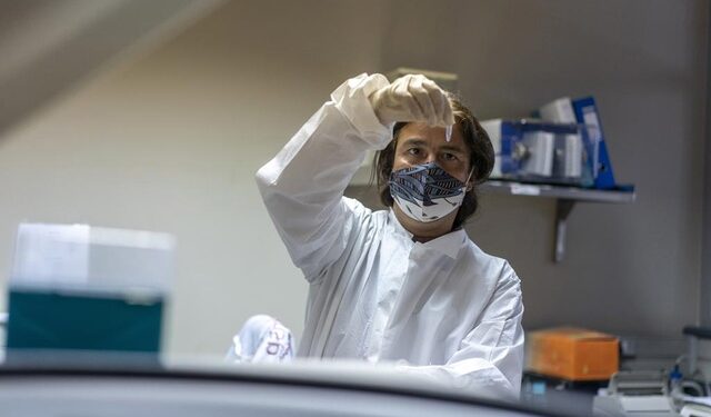 ডেল্টার চেয়ে কম শক্তিশালী ওমিক্রন : যুক্তরাজ্যের গবেষণা