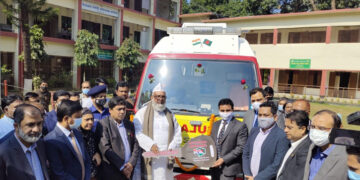 ভারতের উপহারের লাইফ সাপোর্ট অ্যাম্বুলেন্স পেল ফটিকছড়ি স্বাস্থ্য কমপ্লেক্স