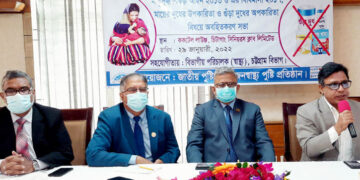 শিশুকে সুস্থ রাখতে জন্মের ১ম ৬ মাস বুকের দুধ দিতে হবে