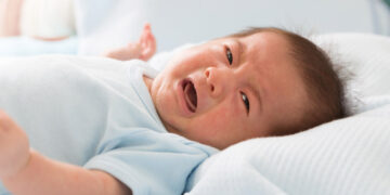 যেসব লক্ষণে বুঝবেন শিশুর কৃমি ও করণীয়