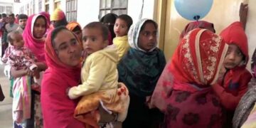 দিনাজপুরে ঠাণ্ডাজনিত বিভিন্ন রোগে আক্রান্ত হচ্ছে শিশুরা