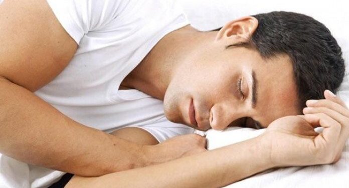 কেন আপনার বামপাশ হয়ে ঘুমানো উচিত?