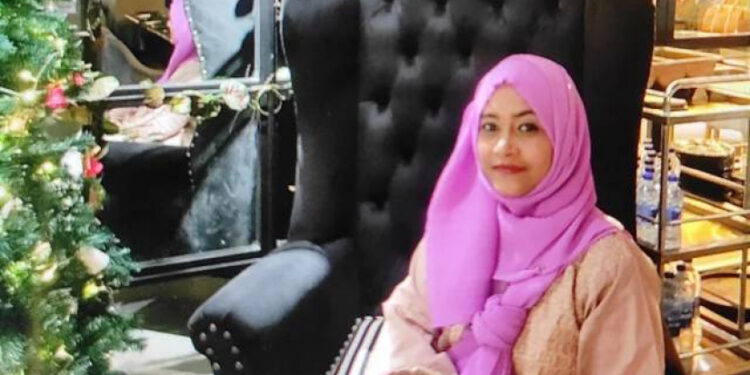 আইসিইউতে জীবন-মৃত্যুর সন্ধিক্ষণে আইসিইউতেই দায়িত্বরত তরুণ চিকিৎসক