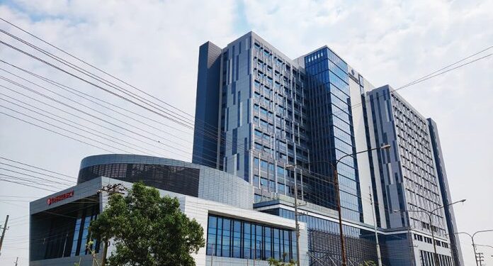 চট্টগ্রামের এভারকেয়ার হাসপাতালে ইপিআই ভ্যাক্সিনেশন সেন্টার চালু