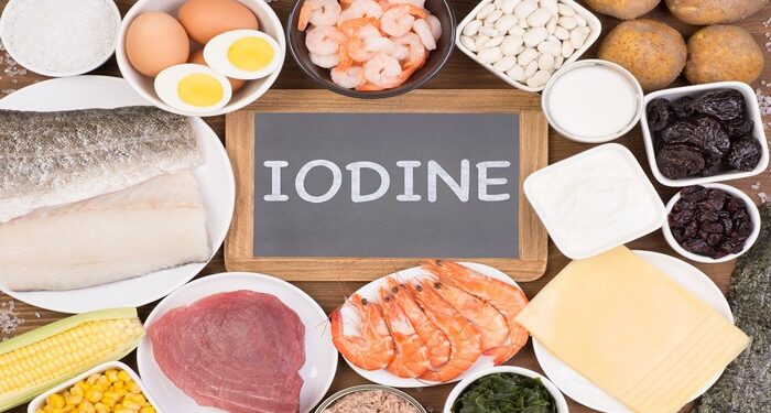 মানবদেহে আয়োডিনের কাজ কী?