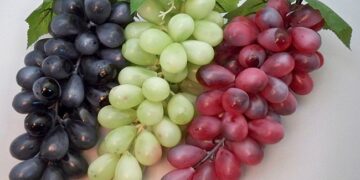 নানা রঙের আঙুরের উপকারিতা